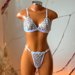 Conjunto Amelia' blanco y celeste